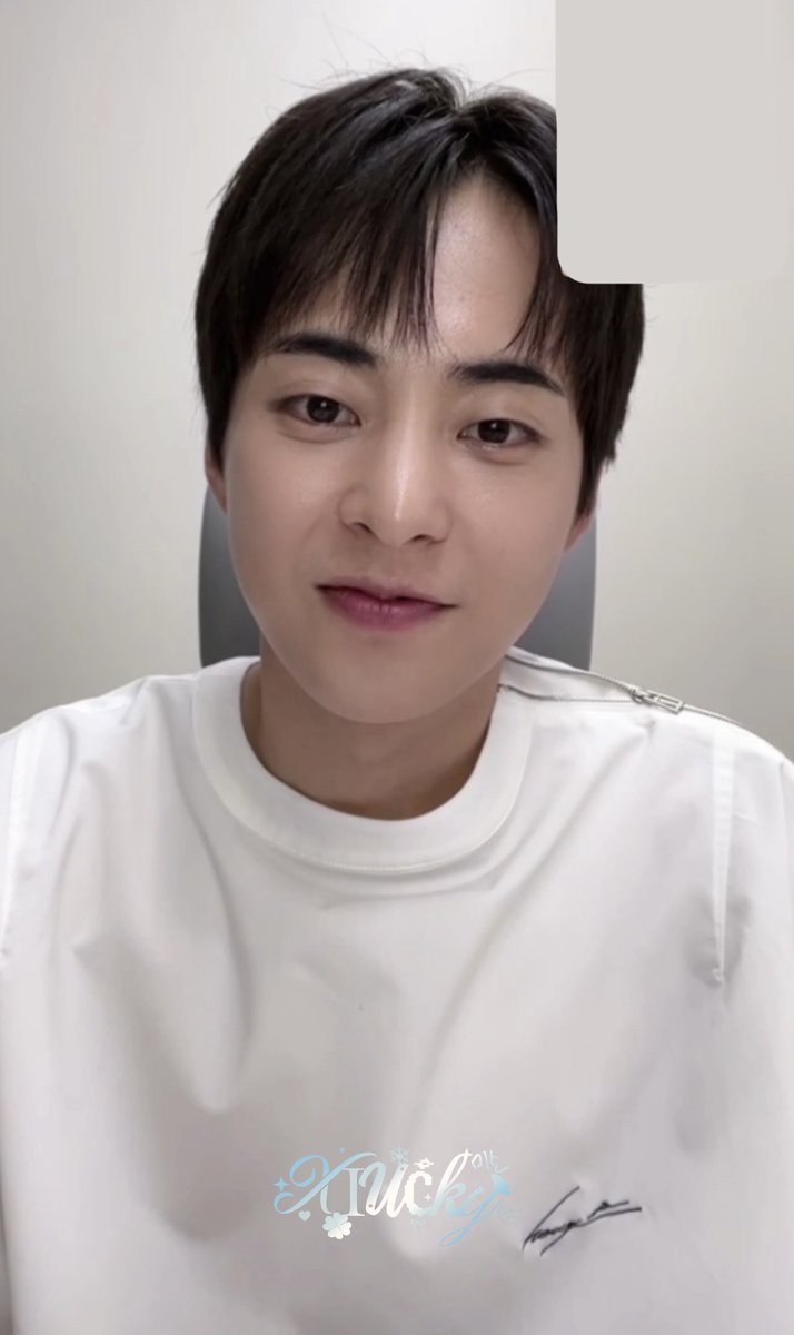 20250817

미남 맞네요～

#シウミン #시우민 #김민석 #XIUMIN #KIMMINSEOK #金珉锡 #秀珉