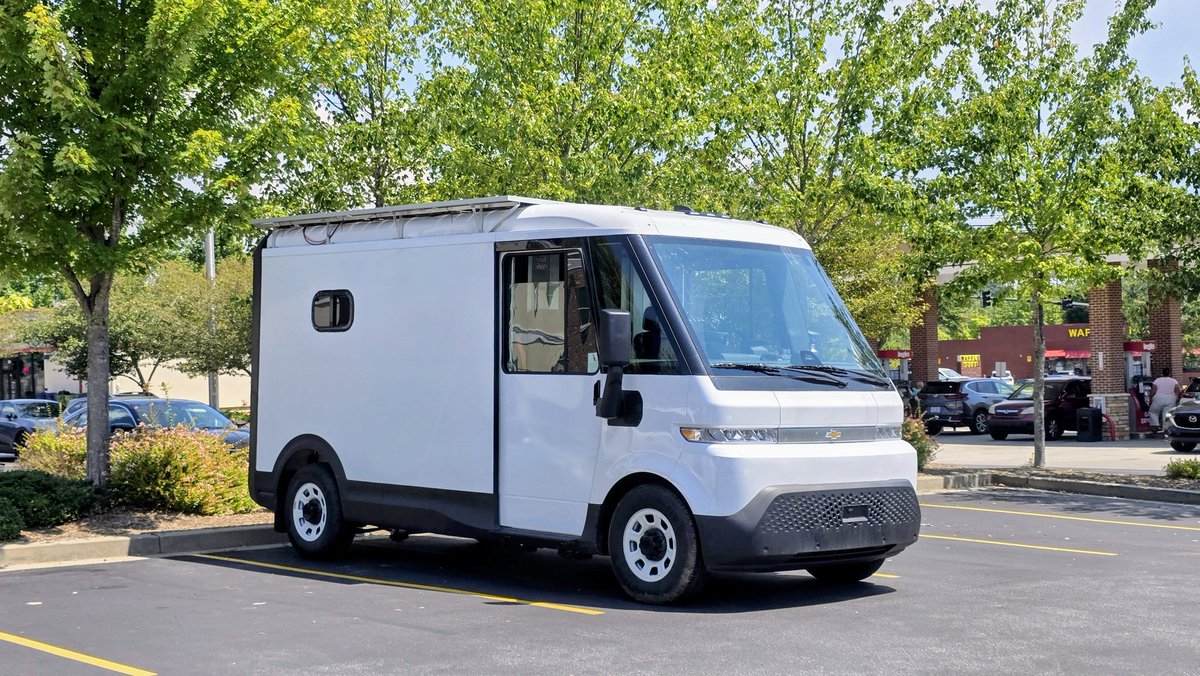 Is this a bright drop? Loaded with solar up top.