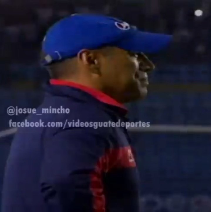 GatoG0AT's tweet photo. El Pin Plata se retiró como jugador viendo a Comunicaciones campeón y se retiró como entrenador viendo a Comunicaciones campeón. https://t.co/Z6i7bextgF