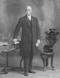 17 de agosto de 1917.- Fallece en Barcelona, España, Carlos González Montes de Oca, quien en 1894 fuera el primer Alcalde de #Torreón electo popularmente. Era originario de #Viesca, #Coahuila.