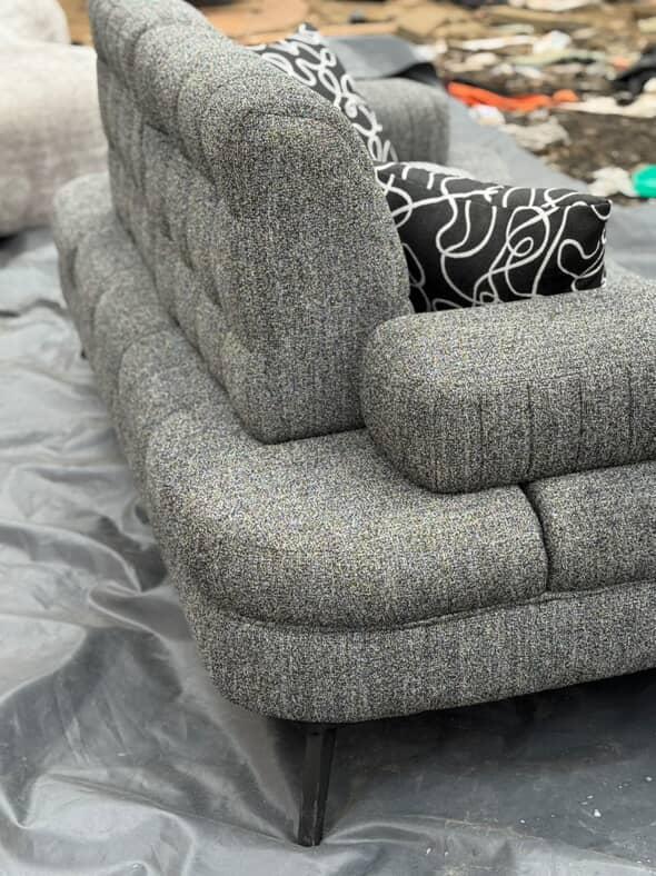 MyGbagada's tweet image. “Sofa Alert! 🚨👌 

Get your hands on our premium sofas, available for pickup! 💺 Made with top-quality materials, guaranteed comfort &amp;amp; durability. 🏠💯

 WhatsApp 09030639028 to grab yours!

IG: haryorbahfurnitures

 #SofaGoals #QualityFurniture #PickupReady #HaryorbahFurniture