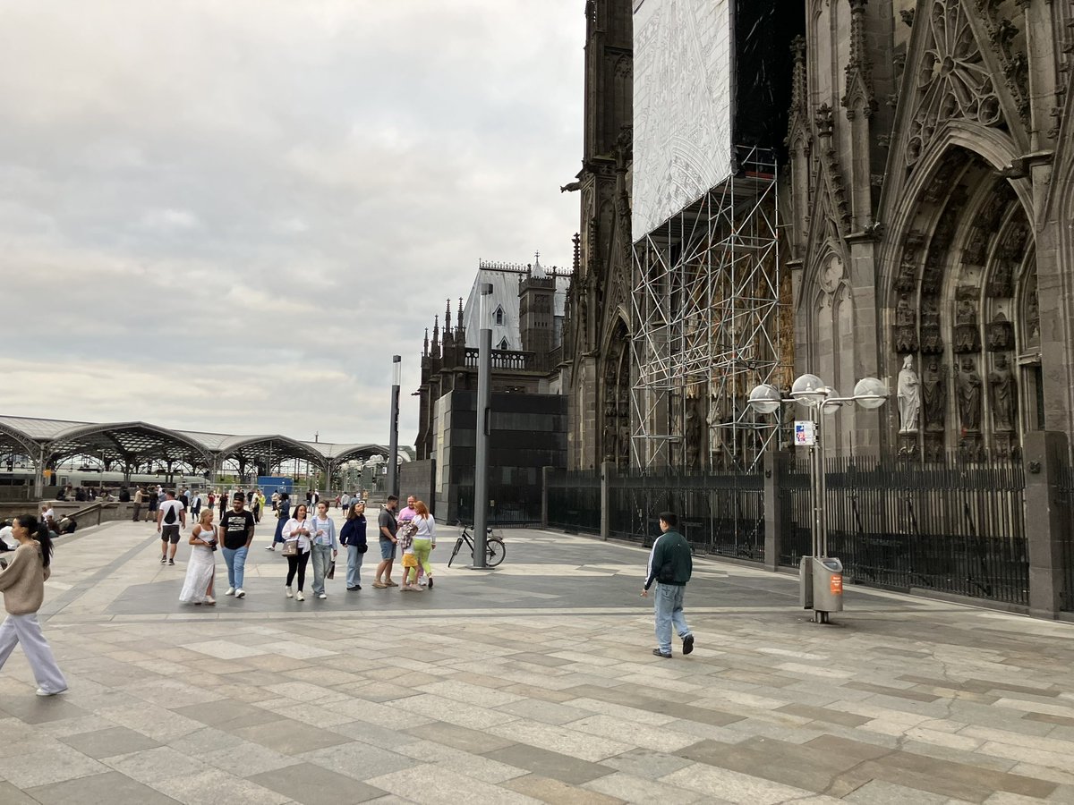 EasyAllies's tweet image. EZA gamescom meetup Thursday night. We’ll be right around here at 8:30 PM, then walk somewhere close by around 9:00.