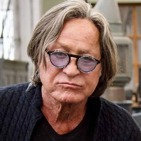 mutlu_unitezim's tweet photo. Dünyaca ünlü Filistin kökenli Amerikalı modeller Bella ve Gigi Hadid'in babası Muhammed Hadid:  

"Artık ateşkes istemiyoruz.  İsrail devletinin yok edilmesini talep ediyoruz.  Böyle bir şiddeti üreten bir devletin var olmaması gerekir." https://t.co/MT8E6E2KxS