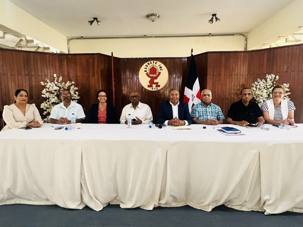 CMJPDNACIONAL's tweet photo. Comité Nacional reestructura su secretariado ejecutivo, escogiendo a los Prof. Menegildo De La Rosa como Presidente de la CMJPD y al Prof. Rafael Feliz como Secretario General de la CMJPD

María Teresa Cabrera pasa a ser Pdta. del Consejo de Asesoría Sindical de la CMJPD 

#CMJPD https://t.co/H6oh0X31Uk