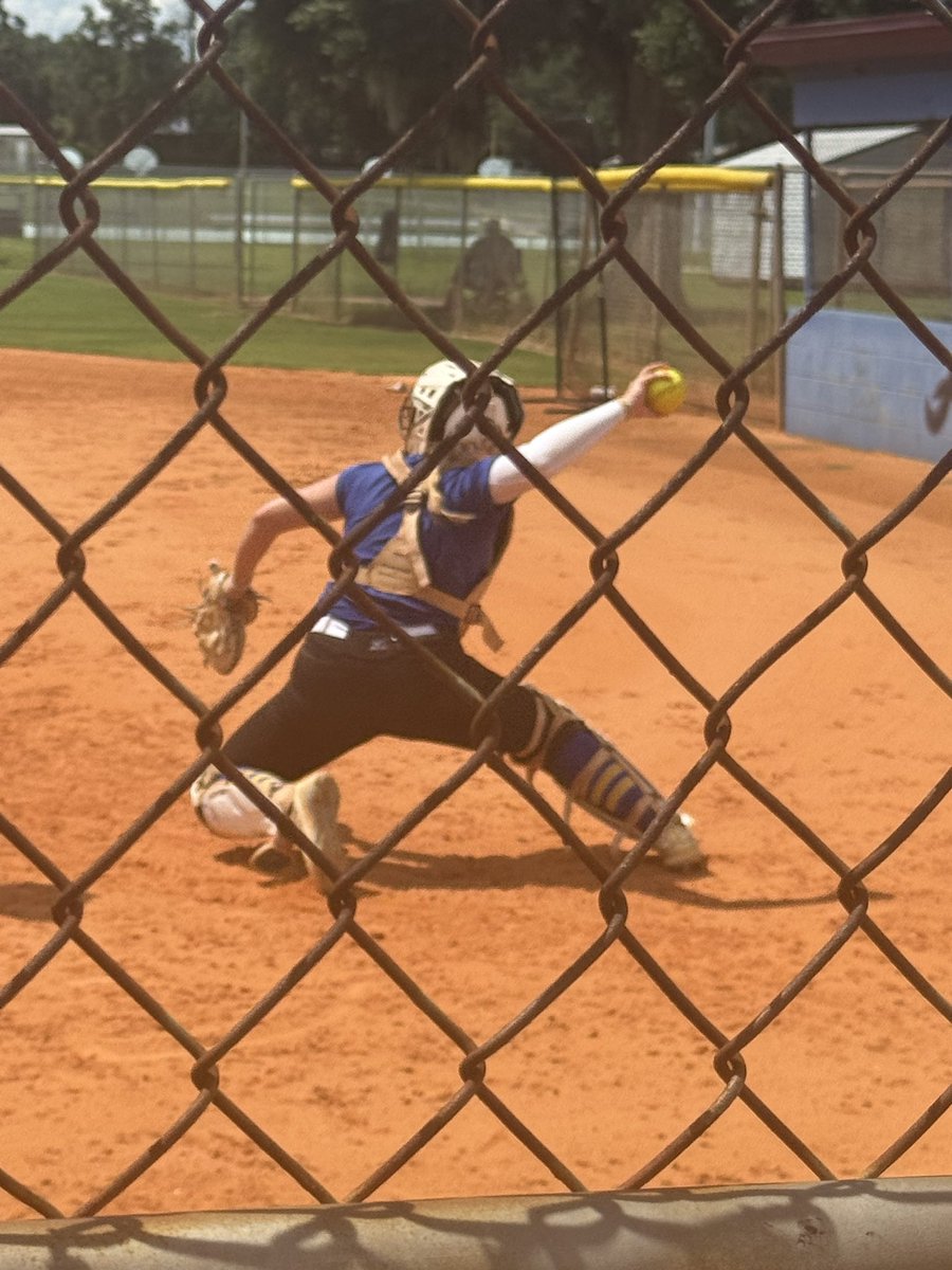 athenachilds27's tweet image. Step by step. The road to recovery has been tough, but today I got the ball back in my hand. 🥎🙌 Grateful for every step forward!❤️

#RoadToRecovery #AthenaStrong #OneStepAtATime 

@TopPreps @BigFaceSportss 
@SoftballDown @Softball_Home @SBRRetweets @LineDsoftball