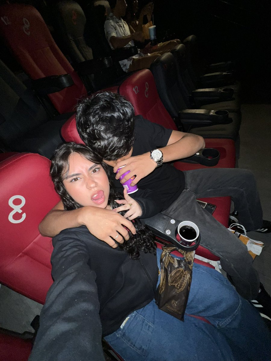 solun4x's tweet photo. 1 ano de nós ! E não me arrependo nenhum pouco por ter acreditado na gente. Amo nosso relacionamento dms, muito louco pra mim do passado ver a gente agr . Muito muito orgulho. Você é meu maior bem matutikis 🤎❕ https://t.co/uZf2Nyzuja