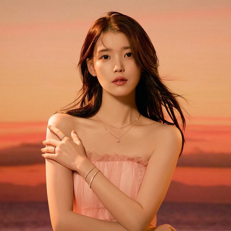 IU Charts π (@jieunchart) on Twitter photo .<a href="/_IUofficial/">μμ΄μ (IU)</a> has surpassed 3 billion streams on Genie Music across all credits. Sheβs the first artist to reach this milestone in the platformβs history. .<a href="/_IUofficial/">μμ΄μ (IU)</a> has surpassed 3 billion streams on Genie Music across all credits. Sheβs the first artist to reach this milestone in the platformβs history.