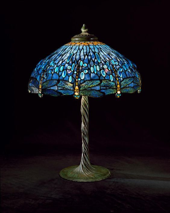 BiancoDavinci's tweet photo. Dragonfly Library Lamp. c. 1910. Tiffany Studios, New York. https://t.co/sXsqyjRujZ