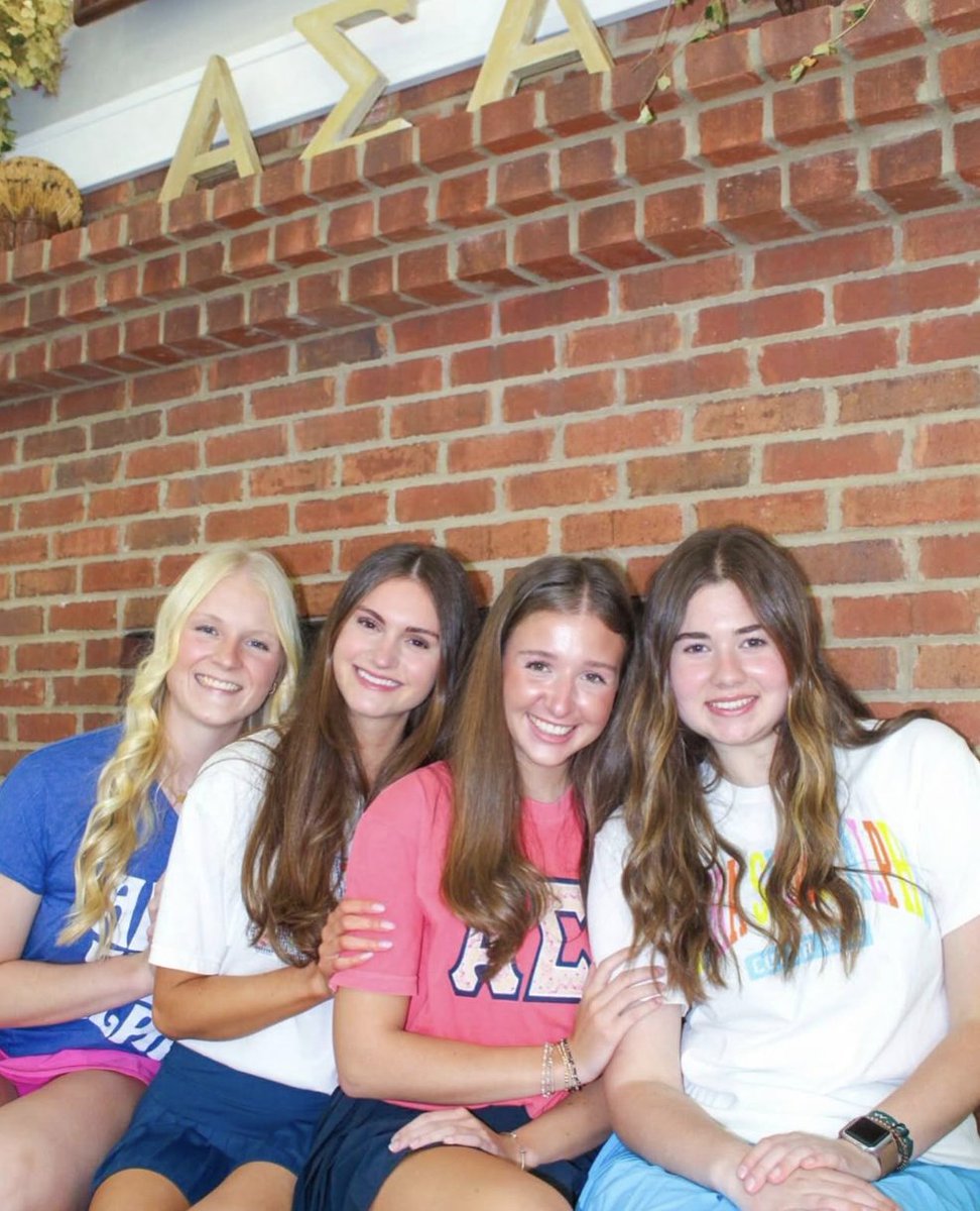 Alpha Sigma Alpha tweet media