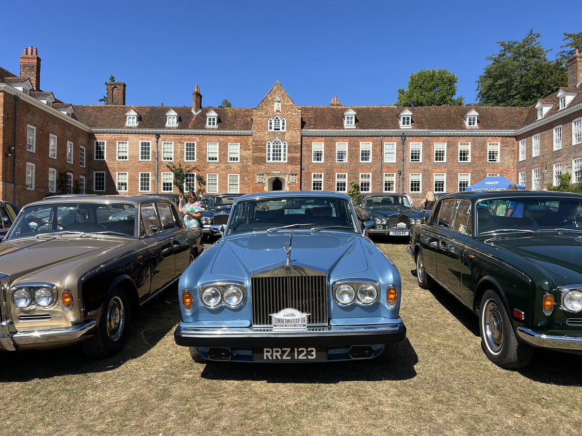 markparbhoo's tweet image. Fabulous run from #Brooklands to Stonor Park  for the #Rollsroyce #SilverShadow 60th anniversary