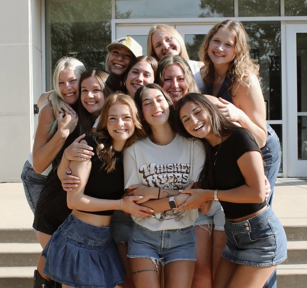 Alpha Sigma Alpha tweet media