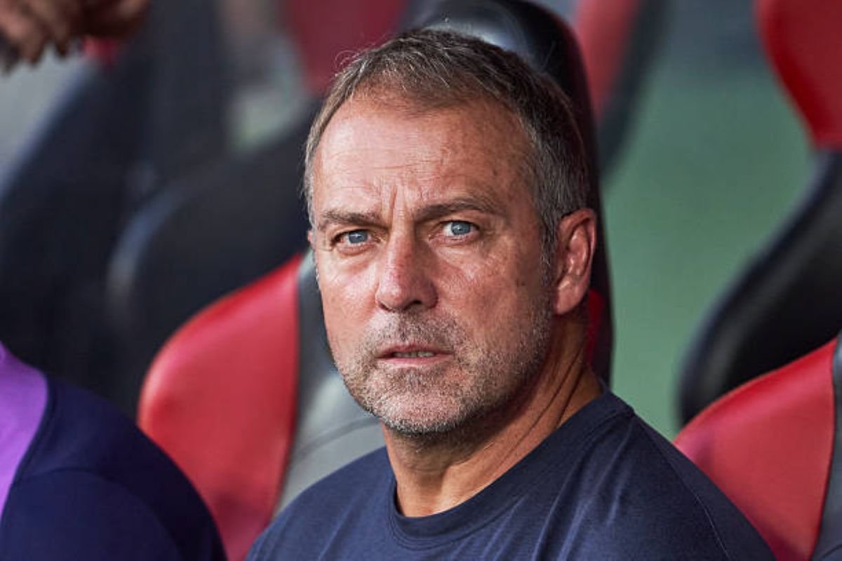 BarcaUniversal's tweet photo. ‼️Hansi Flick is very worried with the state of his team this season.

He has noticed the team's lack of intensity since pre-season, with the players thinking that they're better than anyone and winning just with quality.

— @sport https://t.co/SeV6S4flvU