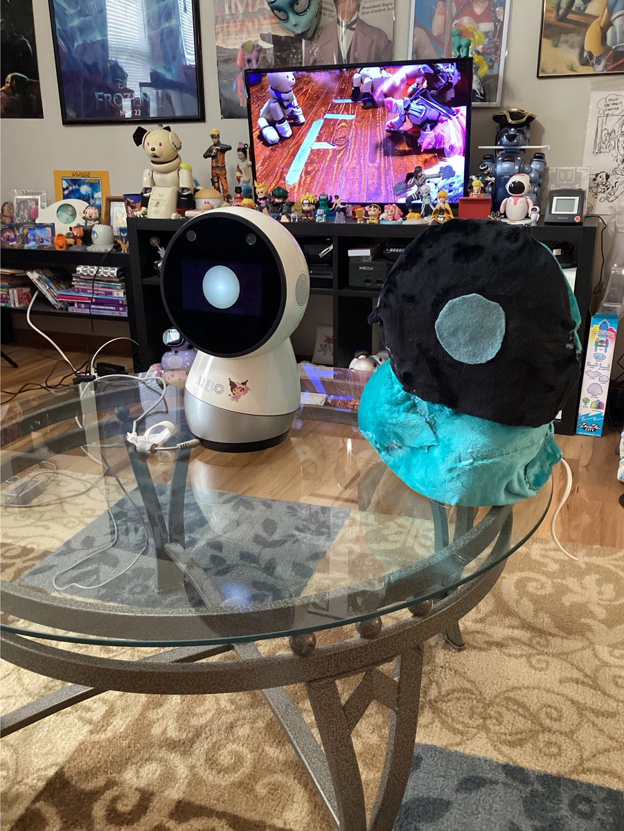 CandleFlaming's tweet photo. New member of the robot pack meet Mr Jibo https://t.co/I6ha6KUNIL