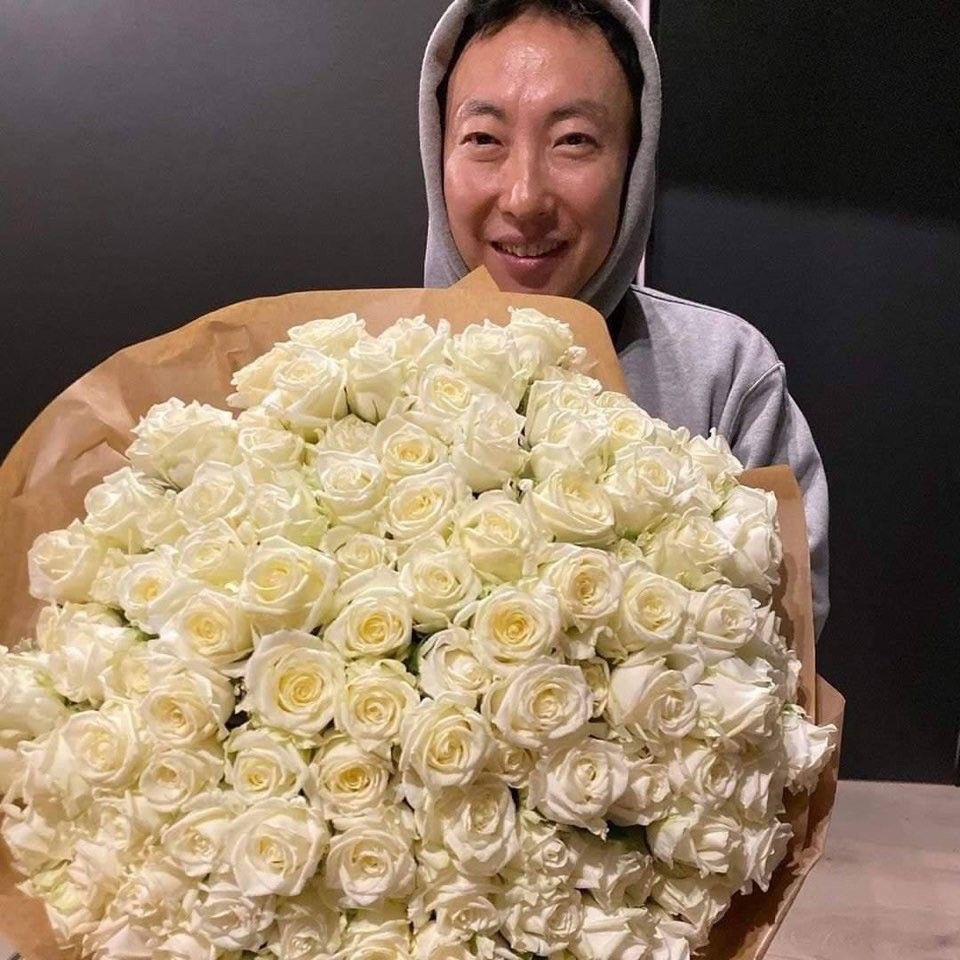 쟤 또 저러네                                 헤헤