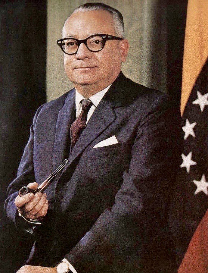 ADOrg_Laraof's tweet photo. ¡84 años construyendo futuro!

Rómulo Betancourt: Su legado no solo se materializa en la fundación de AD, sino en las reformas y avances que impulsó durante sus mandatos presidenciales.
Honramos su memoria y reafirmamos nuestra dedicación a los valores que él defendió https://t.co/Xt0IoB3DBX