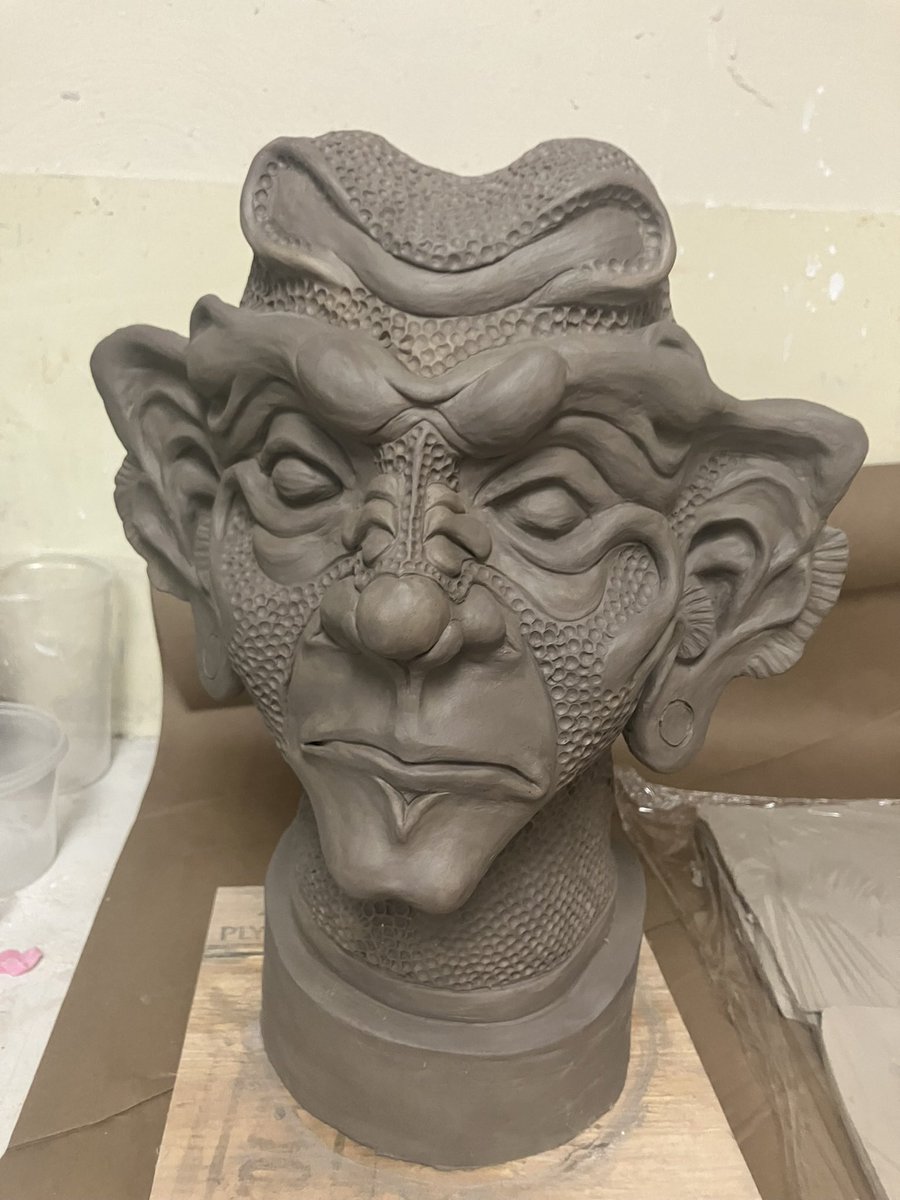 junopods's tweet photo. If anyone cares i sculpted this and made a 2 part stone mold, after i clean it out it will be filled with latex and hopefully 🤞 I can get a hollow cast to make a mask https://t.co/zQy5vnPACk
