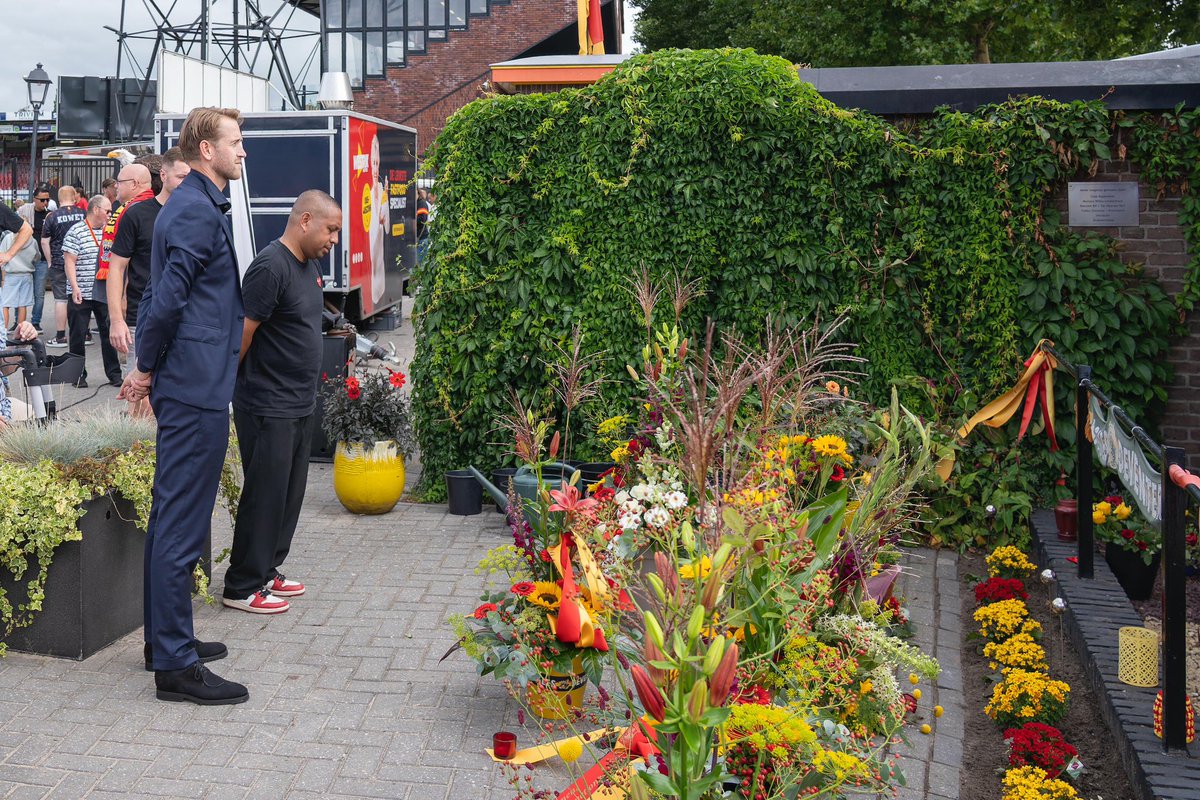Vanochtend namens het <a href="/GAEbusinessteam/">Go Ahead Eagles businessteam</a> bloemen mogen neerleggen bij het <a href="/memorialgarden6/">Memorial Garden GAE</a> ❤️💛🤍🕊️