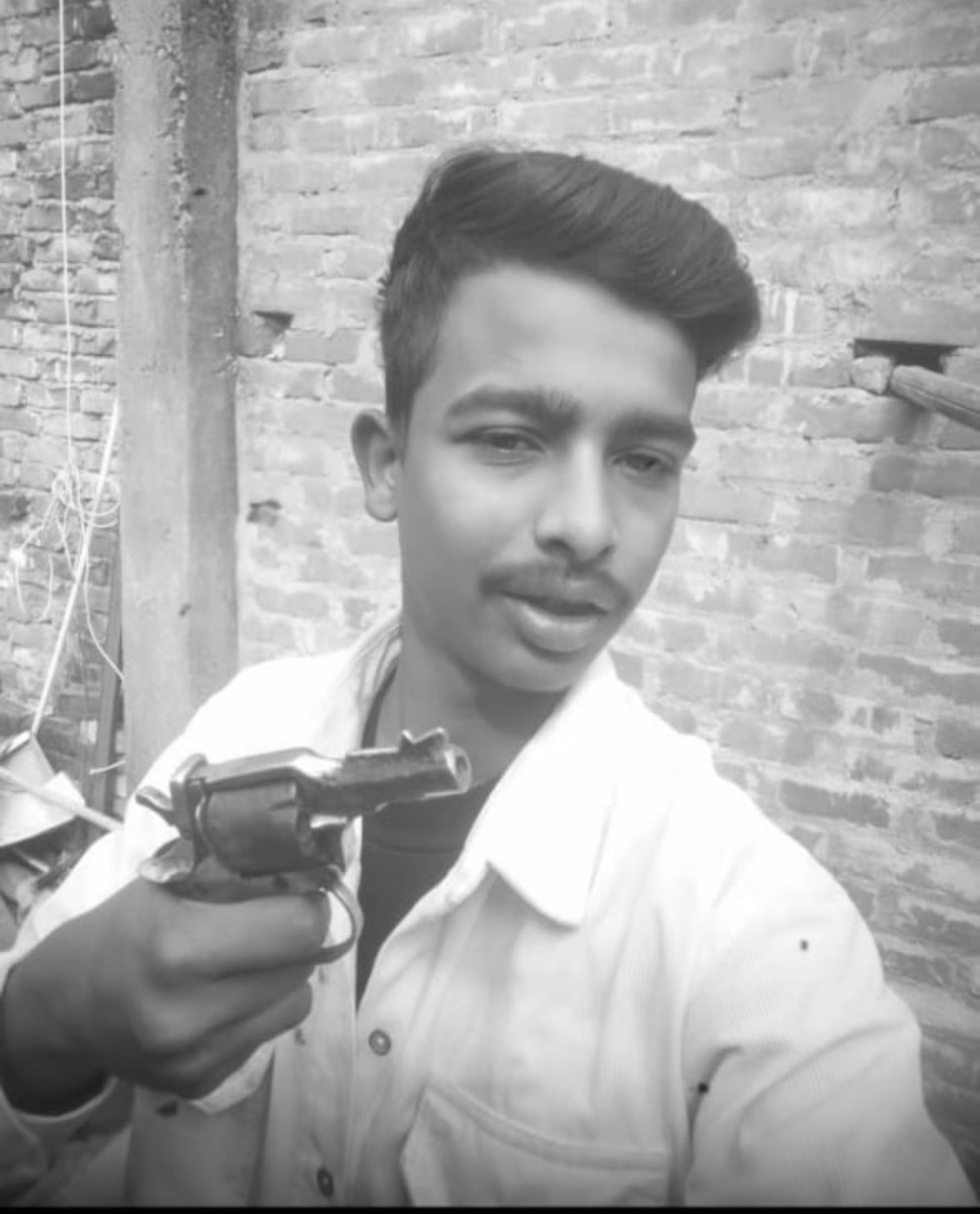 Journalist Gurbachansingh (@gurbachan1singh) on Twitter photo कानपुर कमिश्नरेट के सेंट्रल जोन के नजीराबाद थाना क्षेत्र का युवक तुषार खोटे जो की रेलवे लाइन का रहने वाला है
अवैध असलहे के साथ फोटो खिंचवाने के हौसले बुलंद पुलिस का नहीं है कोई डर <a href="/kanpurnagarpol/">POLICE COMMISSIONERATE KANPUR NAGAR</a> <a href="/igrangekanpur/">DIG RANGE KANPUR</a> <a href="/kanpurdehatpol/">Kanpur Dehat Police</a> <a href="/igrangekanpur/">DIG RANGE KANPUR</a> कानपुर कमिश्नरेट के सेंट्रल जोन के नजीराबाद थाना क्षेत्र का युवक तुषार खोटे जो की रेलवे लाइन का रहने वाला है
अवैध असलहे के साथ फोटो खिंचवाने के हौसले बुलंद पुलिस का नहीं है कोई डर <a href="/kanpurnagarpol/">POLICE COMMISSIONERATE KANPUR NAGAR</a> <a href="/igrangekanpur/">DIG RANGE KANPUR</a> <a href="/kanpurdehatpol/">Kanpur Dehat Police</a> <a href="/igrangekanpur/">DIG RANGE KANPUR</a>