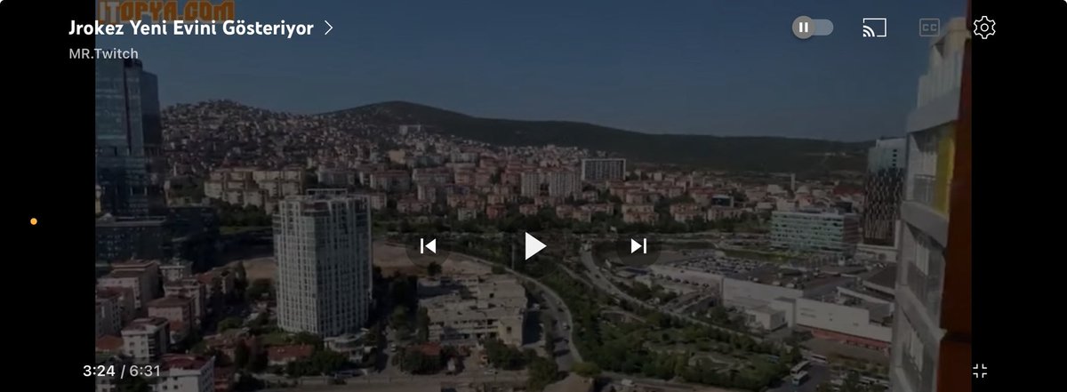 Jrokezin balkondan düştüğü iddia ediliyor.
6 sene önce yeni taşındım diye paylaştığı evin balkonu. İddia gerçekse umarım bu yükseklikte bir yerden düşmemiştir.