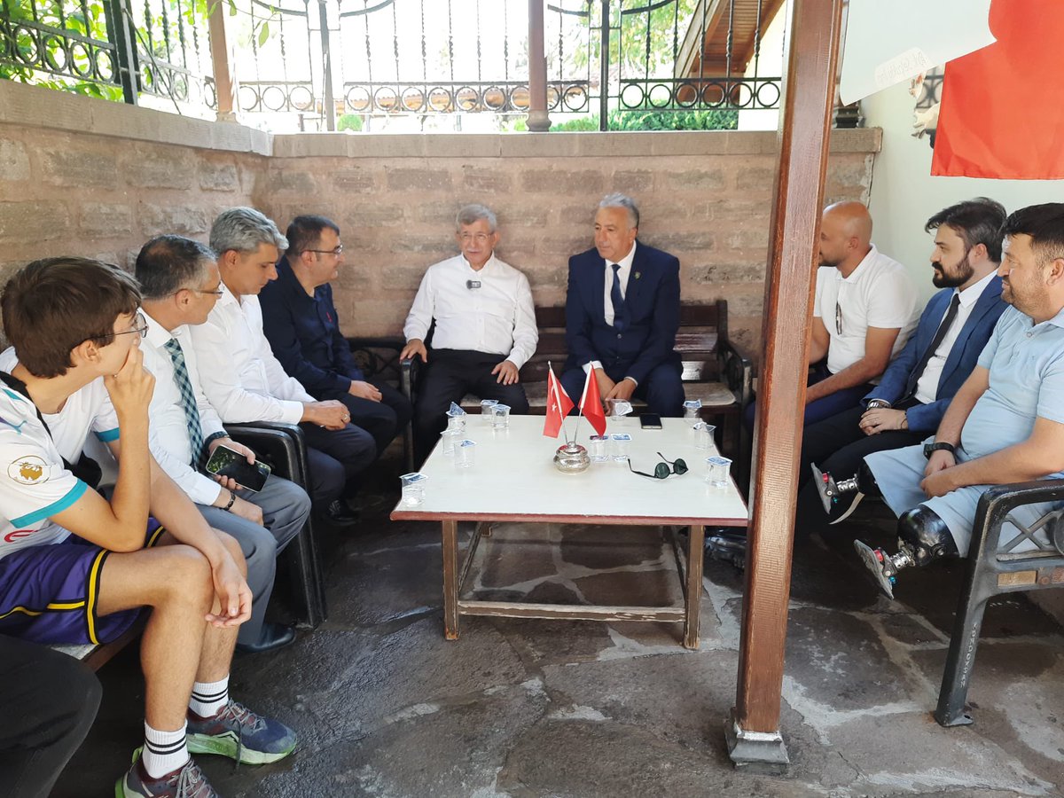 rumi bekiroglu (@rbekiroglu) on Twitter photo Konya Şehitler ve Gaziler derneği ile Eskişehirde Akut gönüllüsü olarak yangına müdahale ederken hayatını kaybeden şehit Muharrem Can kardeşimizin ailesine başdağlığı ve taziye ziyaretini Sayın Genel Başkanımız <a href="/Ahmet_Davutoglu/">Ahmet Davutoğlu</a> ve Konya il teşkilatımız ile gerçekleştirdik Konya Şehitler ve Gaziler derneği ile Eskişehirde Akut gönüllüsü olarak yangına müdahale ederken hayatını kaybeden şehit Muharrem Can kardeşimizin ailesine başdağlığı ve taziye ziyaretini Sayın Genel Başkanımız <a href="/Ahmet_Davutoglu/">Ahmet Davutoğlu</a> ve Konya il teşkilatımız ile gerçekleştirdik