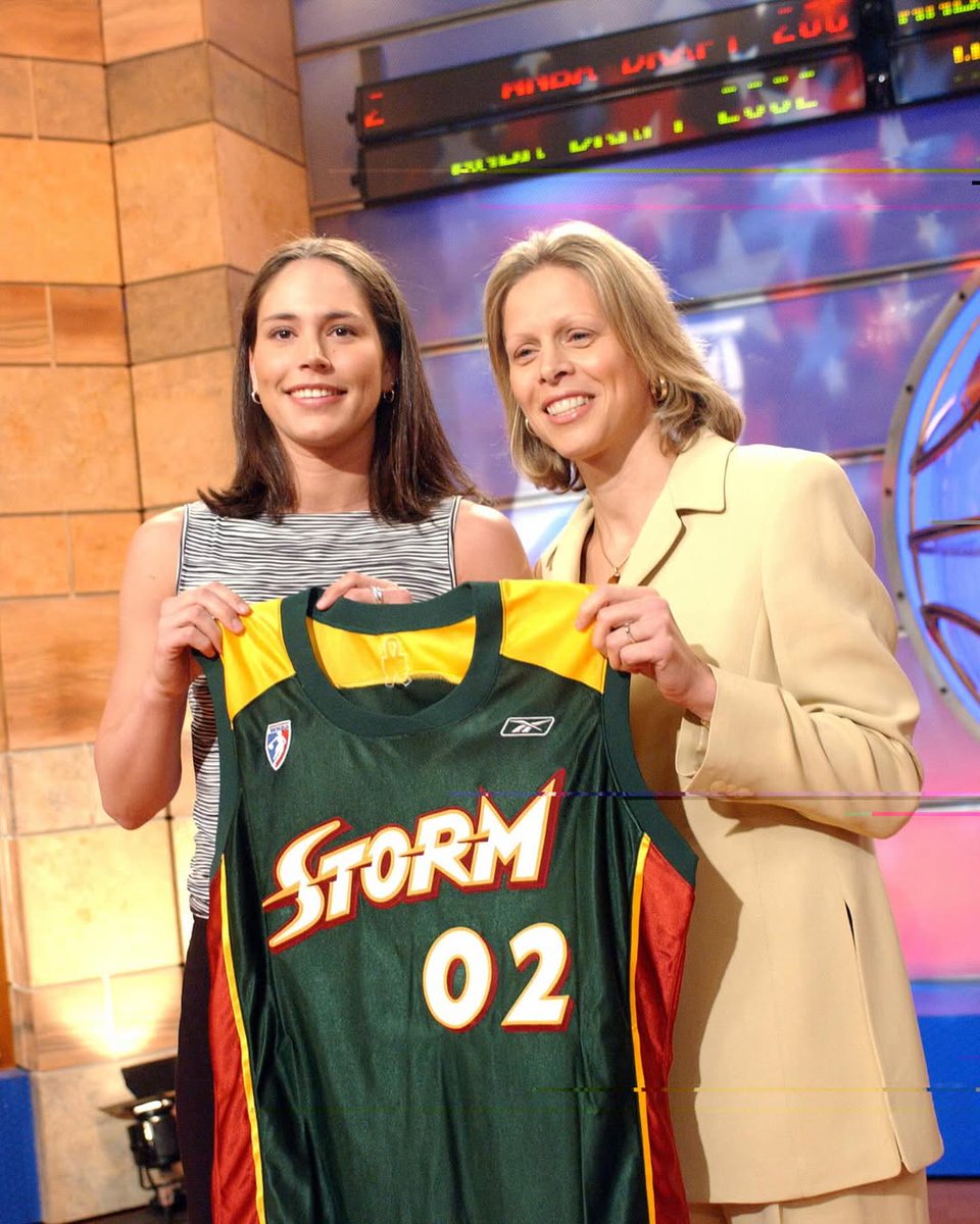 Sue bird got her statue! Congrats to the legend!