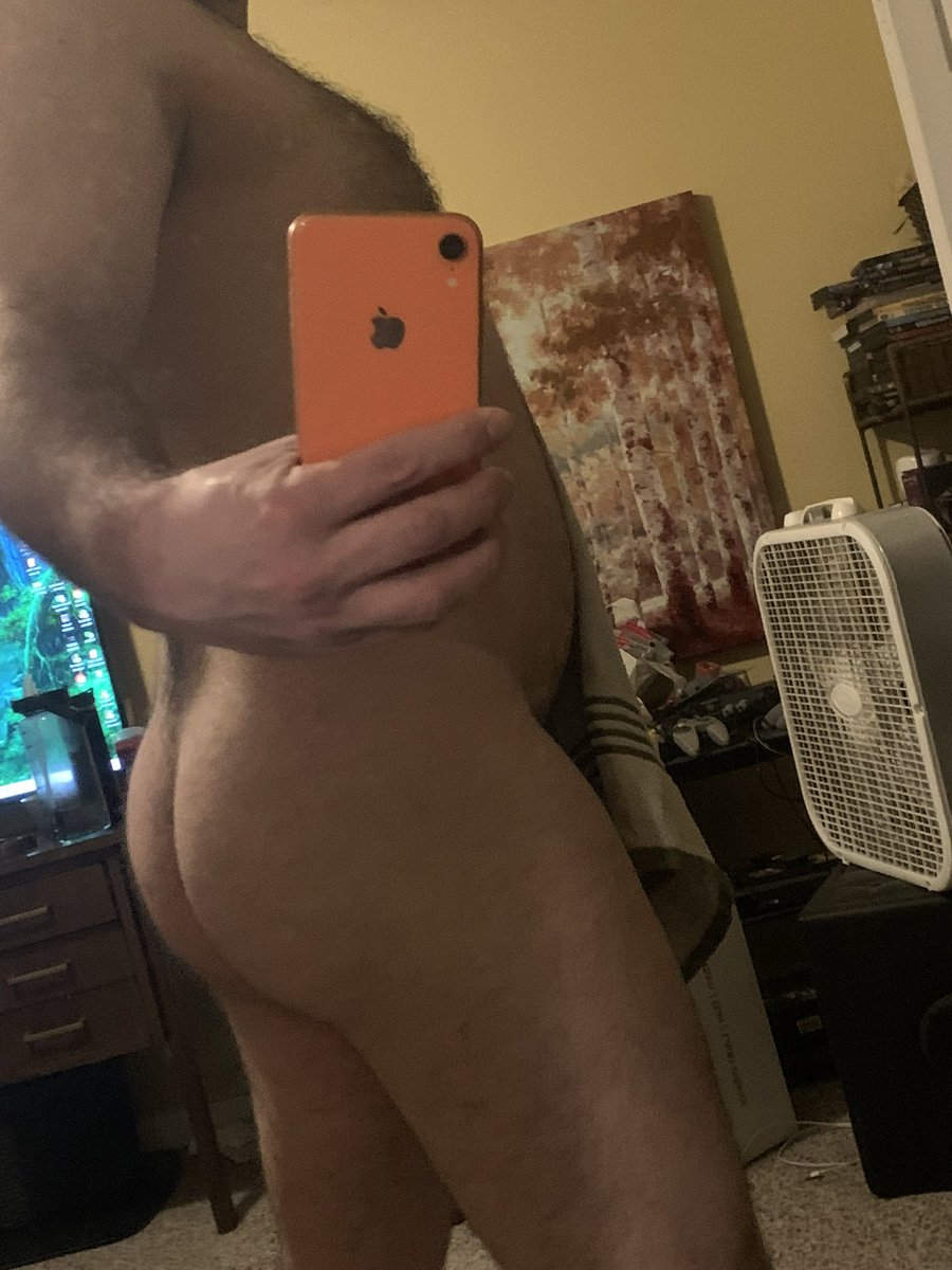 LiamJacksonXXX's tweet photo. Apple and a Peach 🤳 https://t.co/ZDfSZsR0VJ