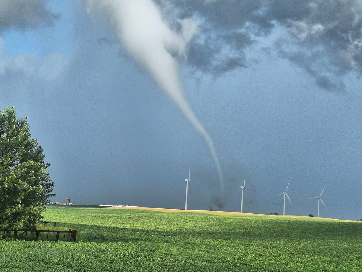 IowaWeather.com tweet media