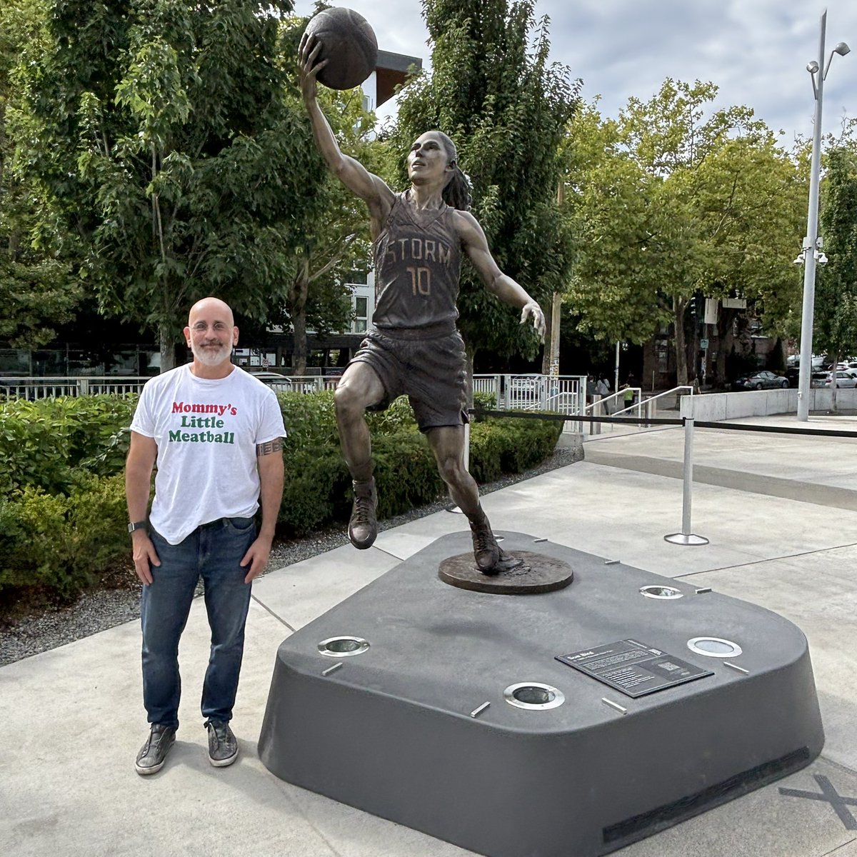 Unveiled today, a statue of Sue Bird, legendary WNBA player for Seattle Storm