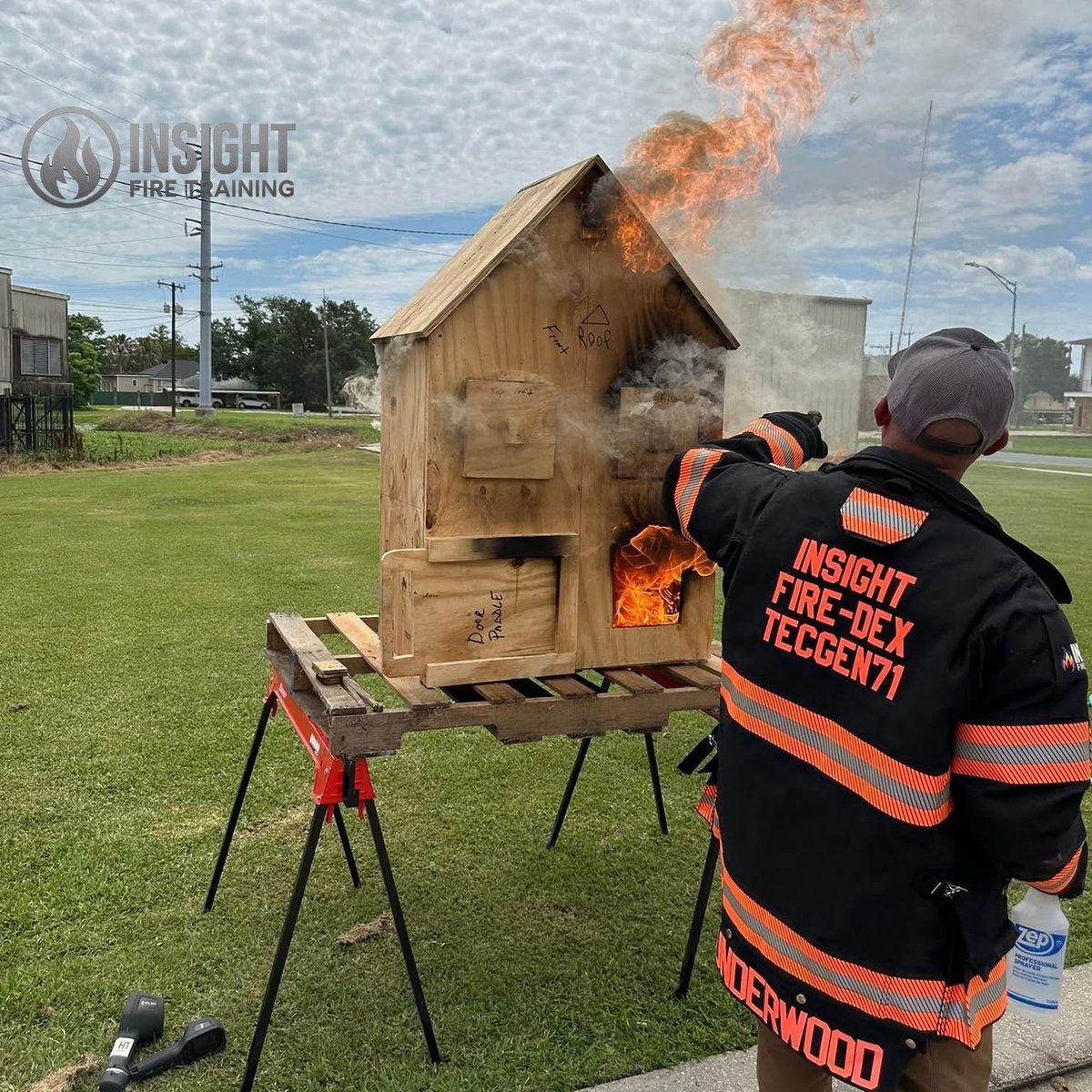 KTFBurnsDC's tweet image. Thank you Fire-Dex for your continued support!

Insight Training proudly wears AeroFlex &amp;amp; TECGEN71 PPE

#thepatch #firedex #firedexppe