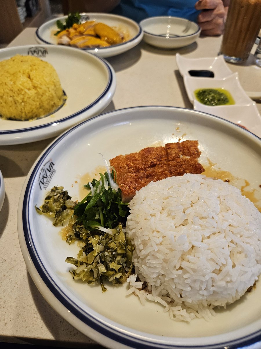 อรุณนะคะ! ช่วงนี้เริ่มกลับมามีแรงทำงานบ้าง ตอนนี้ก็ตามดูว่าเพื่อนๆทำอะไรกันไปบ้างในหลายเดือนที่ผ่านมา รู้สึกพลาดอะไรไปเยอะมาก ค้างแชทงานตัวเองไว้เยอะมากเช่นกัน 🥲 คืนนี้เจอกันนะคับ อาจจะมานั่งเล่นเกมชิวๆด้วยกันก่อน #กล้วยกิน