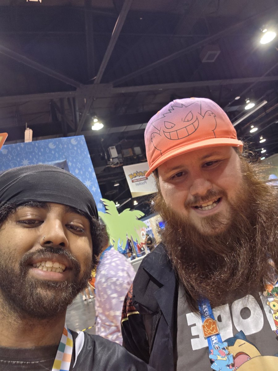 MatWithOneT55's tweet image. Had to get a pic with the one and only @NumbNexus. Thank you for signing a card!
