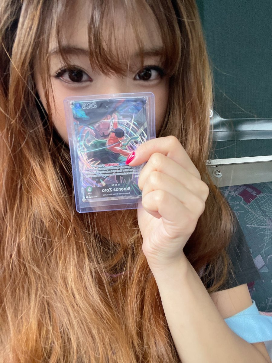 meeps and i bestied so hard that we both pulled alt art zoro leader at a prerelease event LOL