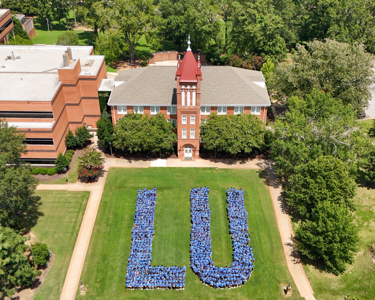 LanderUniv's tweet photo. 🚀 Our newest Bearcats have officially LAUNCHED into Lander! 💛💙🐾

#lander #bearcats #welcomehome #readyfortakeoff #landerlaunch https://t.co/v8F2kfPIFn