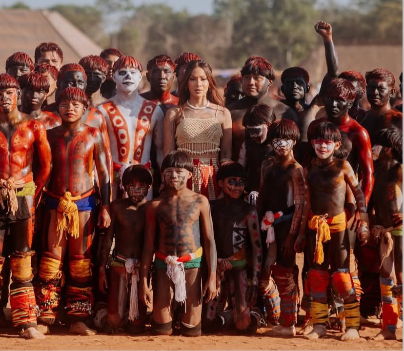 Após a visita de Anitta a aldeia Kuikuro, o Google Brasil registrou um aumento HISTÓRICO de buscas sobre o tema. 

Pesquisas relacionadas a povos indígenas cresceram 6.200% em apenas 24 horas.