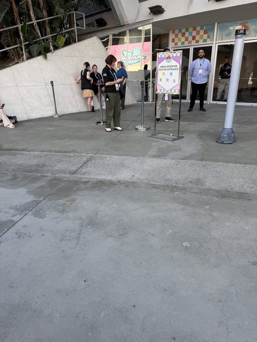 Daniel Marcelo Reyes (@danimarcelovgc) on Twitter photo . <a href="/playpokemon/">Play! Pokémon 📍 #PokemonWorlds</a> this staff member is responsible for not letting people in even though there are empty seats inside the arena. She was super rude and threaten anyone who would ask to get in the venue again. 1/2 . <a href="/playpokemon/">Play! Pokémon 📍 #PokemonWorlds</a> this staff member is responsible for not letting people in even though there are empty seats inside the arena. She was super rude and threaten anyone who would ask to get in the venue again. 1/2