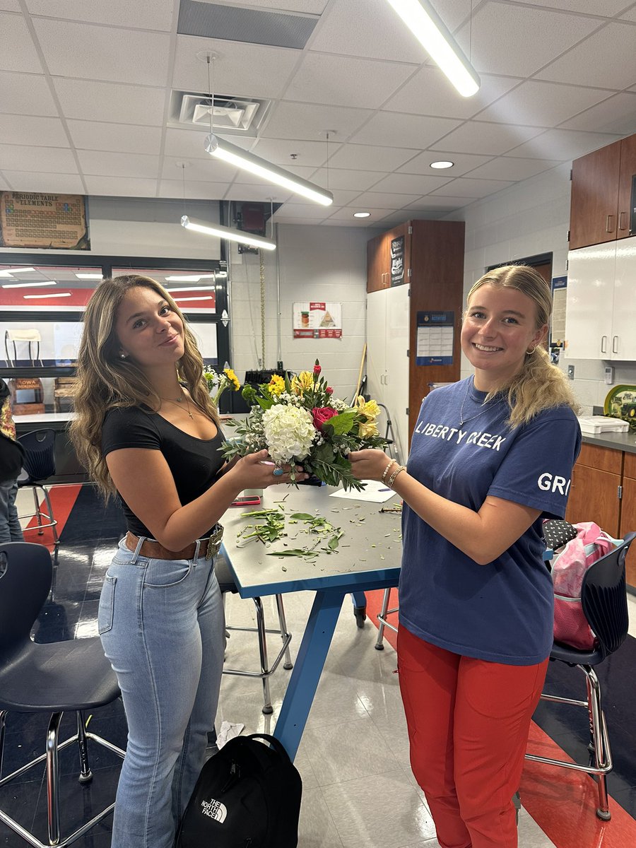 The Principles of Plant Science class have busy with plant ID, arrangements and turning our new space into all things plant the past two weeks @libertycreekcte
