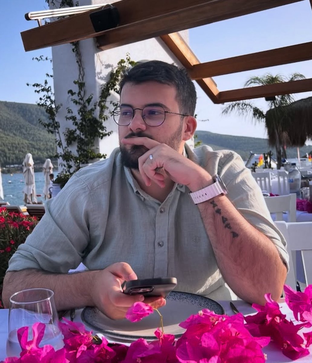 demarkegaming's tweet image. Oğuzhan "Jrokez" Dalgakıran'ın hayatını kaybettiğini büyük bir üzüntüyle öğrendik.

Dalgakıran'a Allah'tan rahmet, yakınlarına, tüm sevenlerine sabır ve baş sağlığı dileriz.