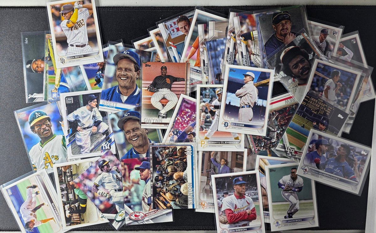 #tankstax is BACK tonight at 8pm EST!

Might fuck around and post about 200 flagship image Variations 👀👀👀

🚨RT to win a 10-card lot of random flagship image Variations!!🚨

See you soon!