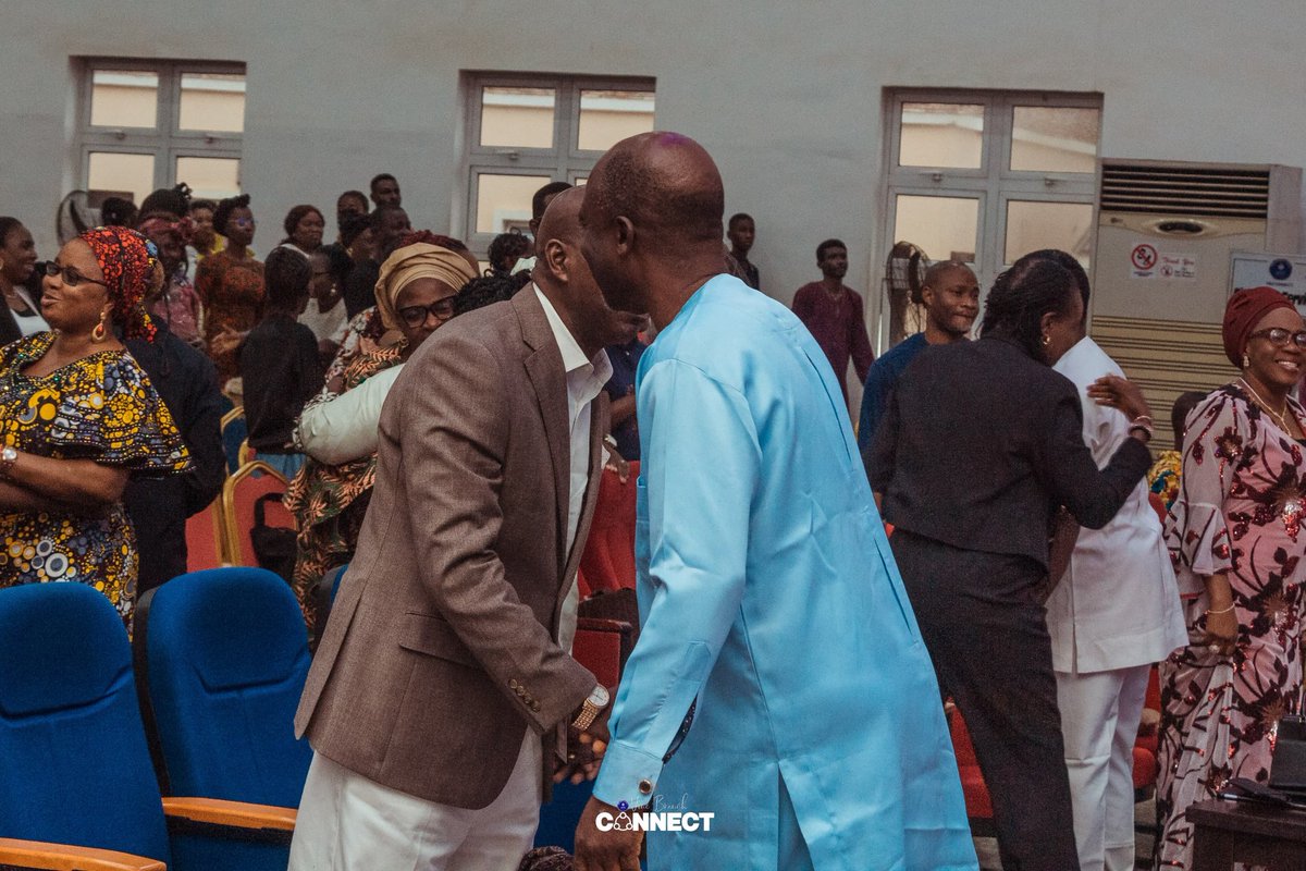VBCmokola's tweet photo. #highlightseveryone 
#SundayService 
#VBCConnect
#CombinedService 
#VBCMokola
#VineBranchChurch https://t.co/JjQWzzdASs