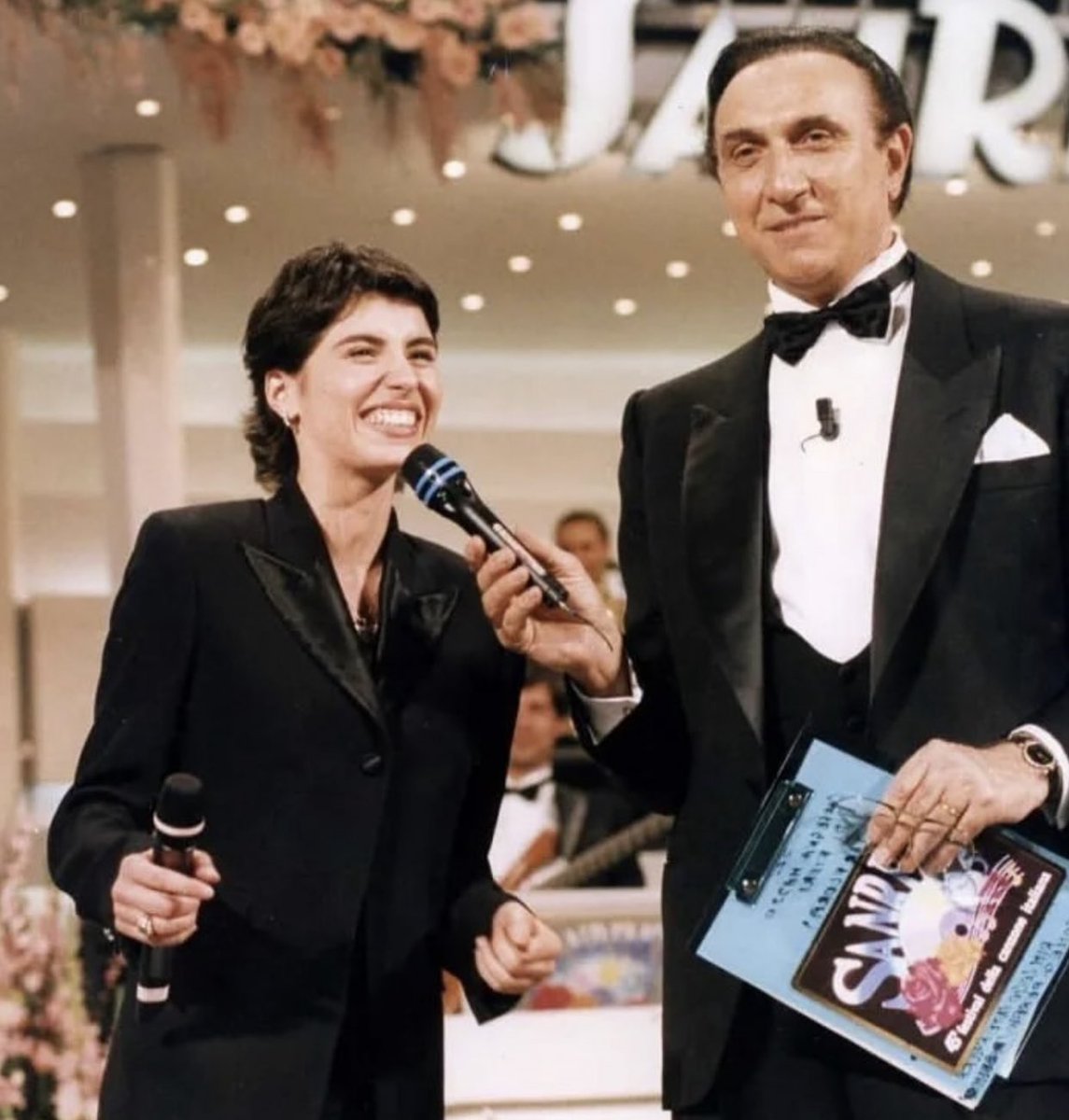 Cinguetterai's tweet photo. Sogno Laura Pausini e Giorgia co-conduttrici di #Sanremo2026, l’edizione del Festival che dev’essere interamente dedicata a Pippo.
E il premio delle Nuove Proposte intitolato “Premio Pippo Baudo”

#PapaveriEPapere #Techetechete #PippoBaudo #Rai https://t.co/nSyBqsD699