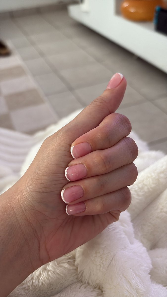 In love 🤍💅🏻 #frenchmani