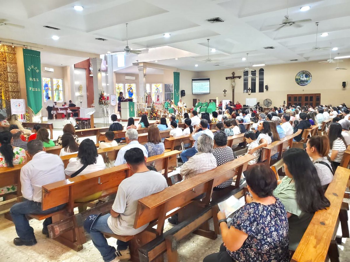 Jesús viene a hacernos reaccionar para que con el fuego del Espíritu Santo, que es el amor, nos esforcemos por mejorar y ayudar a que todo mejore. En la parroquia Cristo Rey #Reynosa ofrecimos la Misa por el cumpleaños del P. Gilberto