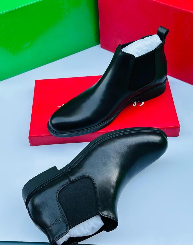 Quality leather shoes

&gt;Brand : Clarks boots

&gt;Price: 120,000/= Tsh

Size: 39,40,41,42,43,44,45,46

Dm Or WhatsApp/Call Me +255 762 935 805 ☎️