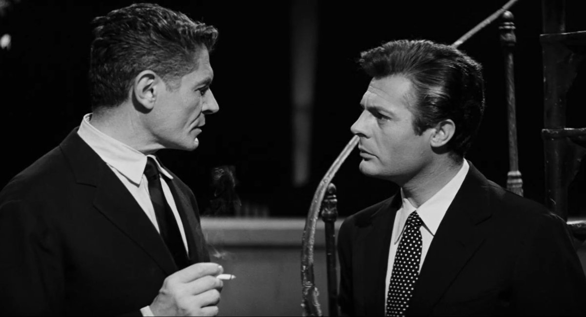 En sefil hayat bile, her şeyin önceden belirlendiği toplum tarafından düzenlenen bir varoluştan iyidir.

La Dolce Vita (1960)
Federico Fellini