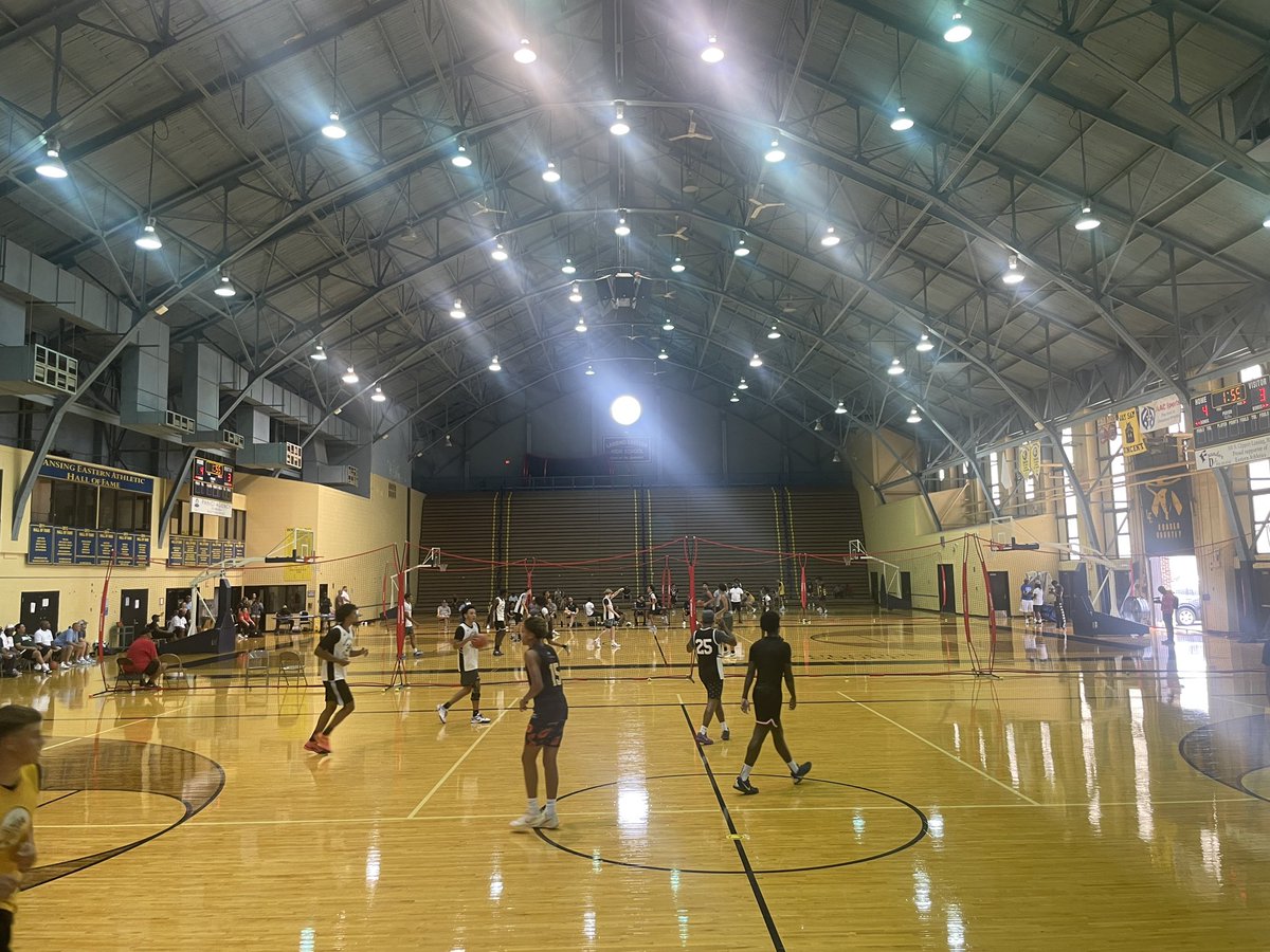 33 kids .. 3 courts 

Delta, Aquinas, Grace, Bank Hoops, Prep Hoops, Elite Hoops Spotlight in the building