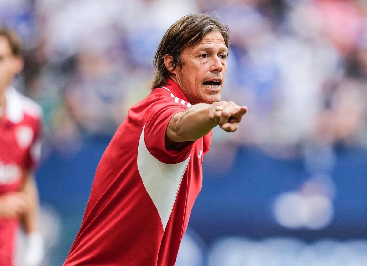 ZonaMixta__'s tweet photo. 🔴 Matías Almeyda, en rueda de prensa:

🗣️ “Este es el camino. Teniendo esta movilidad, presión… este es el @SevillaFC que queremos ver”.

“Queda un sabor amargo, pero nos indicamos el camino. Todo del segundo tiempo y nada del primero”.

#ZonaMixta https://t.co/kjPClLYVr5