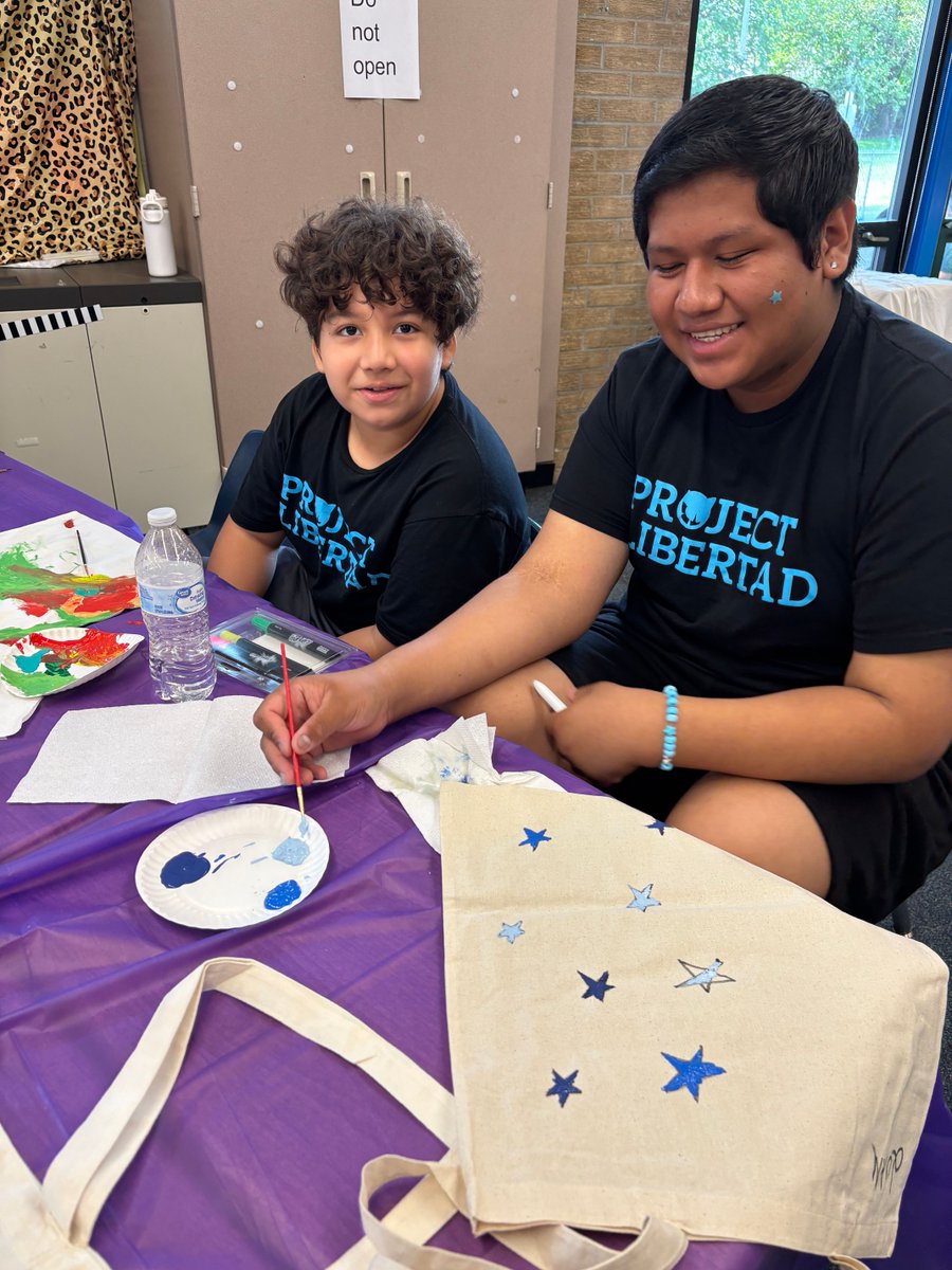 📚 Students need YOU! This school year, help immigrant &amp; refugee youth:
✨ Stay on track academically
✨ Gain a mentor who believes in them
✨ Feel supported at school

1 hour/week = big impact. Volunteer today! 💜
📌 Sign up: projectlibertad.org/volunteer