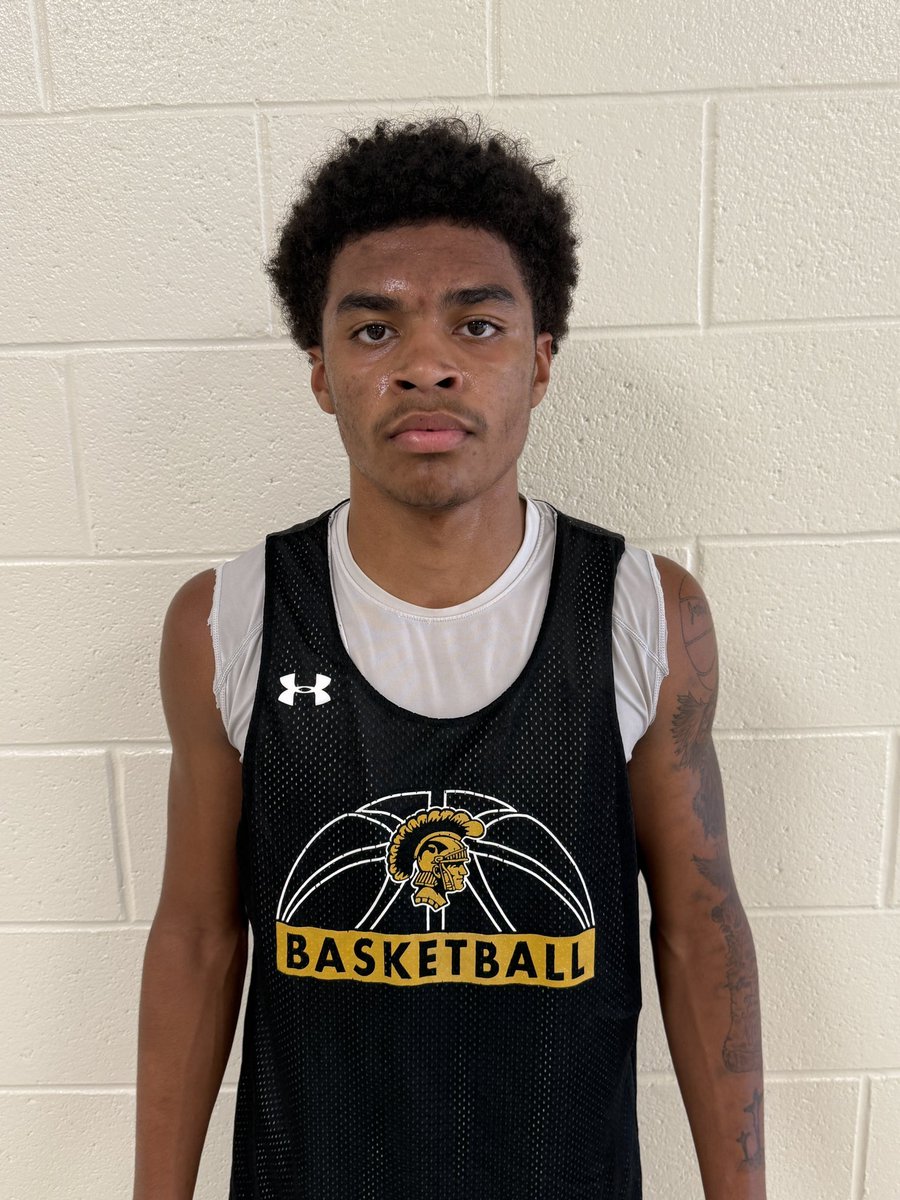 KyleSandy355's tweet image. F/Aux
@SPHSbball 42
@Trojan_hoopz 31

@Itsjus_tanner 11p 3r

@NoahPiquette1 11p 4r 4s

#SandysSpielFallLeague