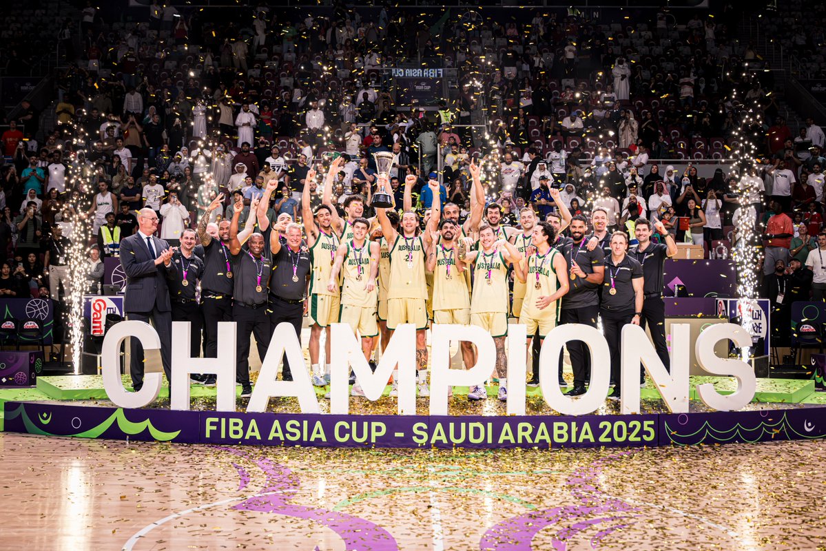 Basketball Australia (@basketballaus) on Twitter photo Green & Gold Sunrise ☀️
This one is for all the fans back home! (especially the late night legends).
The Cup is coming home!
#WeAreBasketball | #GoBoomers | <a href="/FIBAAsiaCup/">FIBA Asia Cup</a> Green & Gold Sunrise ☀️
This one is for all the fans back home! (especially the late night legends).
The Cup is coming home!
#WeAreBasketball | #GoBoomers | <a href="/FIBAAsiaCup/">FIBA Asia Cup</a>