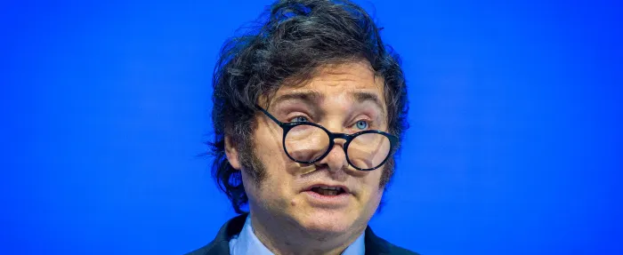 ⚠️ Un publirreportaje sobre Milei en The Washington Post está marcado como patrocinado en la web. Pero en redes, la advertencia desaparece: solo queda el titular y la URL del medio, que validan un mensaje político ante miles de usuarios.

Lee el análisis completo 📲